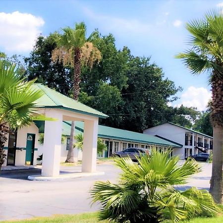 Relax Inn Savannah Exterior photo