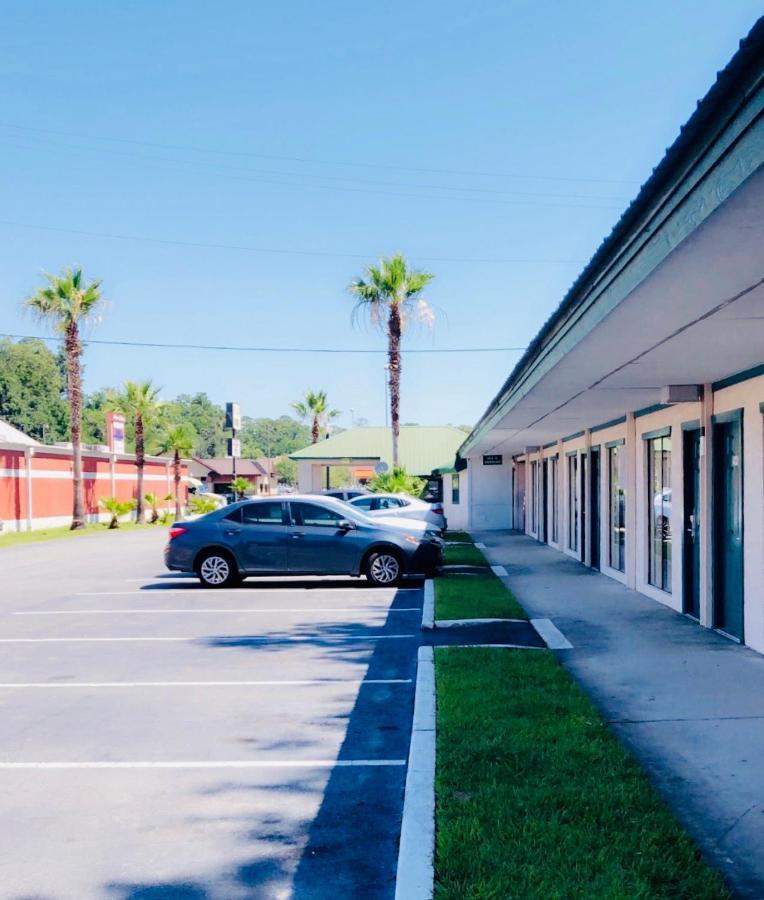 Relax Inn Savannah Exterior photo
